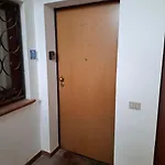 Monica House بيت للعطل